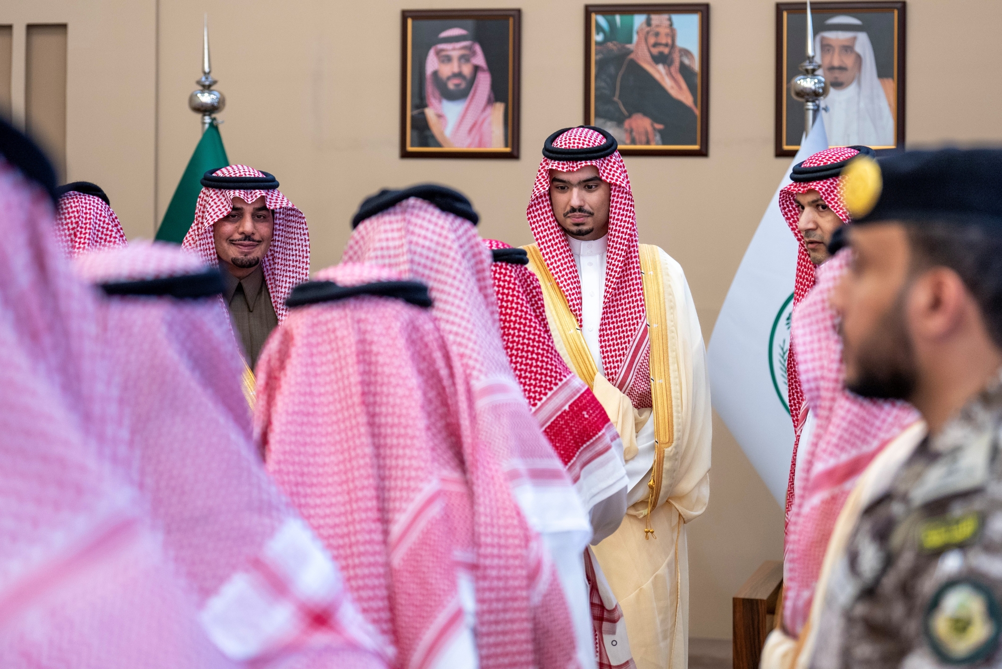 الأمير راكان بن سلمان بن عبدالعزيز يشكر القيادة ويستقبل المهنئين بمناسبة تعيينه محافظًا للدرعية