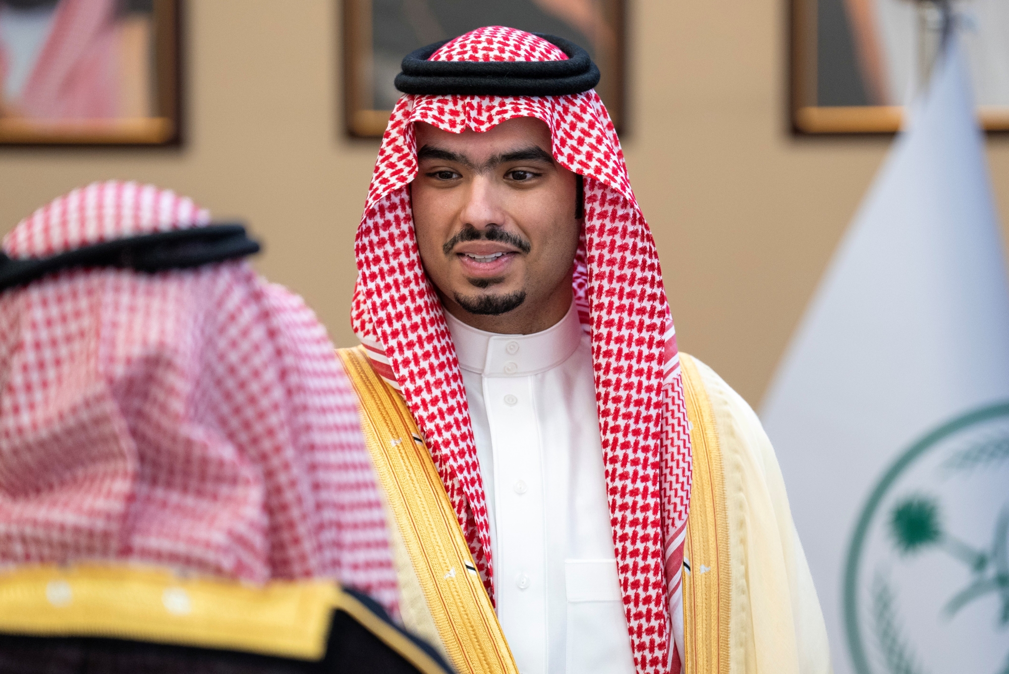 الأمير راكان بن سلمان بن عبدالعزيز يشكر القيادة ويستقبل المهنئين بمناسبة تعيينه محافظًا للدرعية