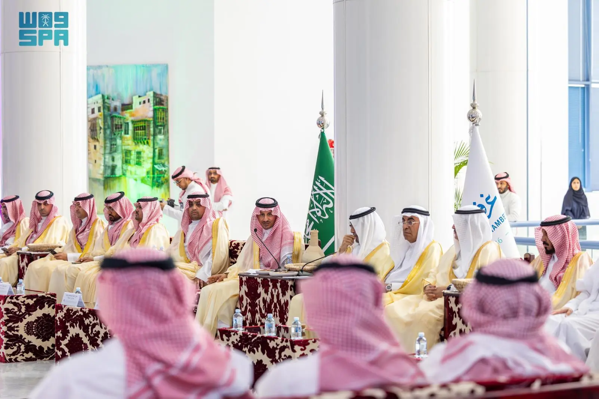 أكد الحاجة إلى تعزيز التكامل والشراكات بين جميع أطراف القطاع