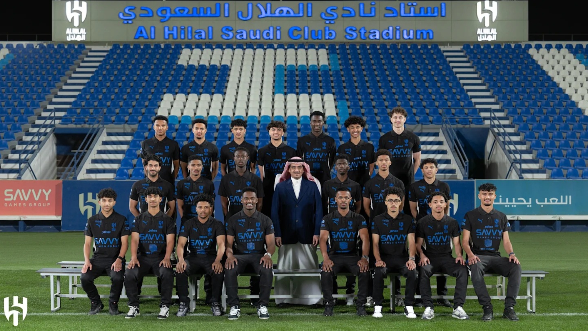 اجتمع الأمير نواف بن سعد رئيس مجلس إدارة الهلال بلاعبي فريق تحت 21 عامًا