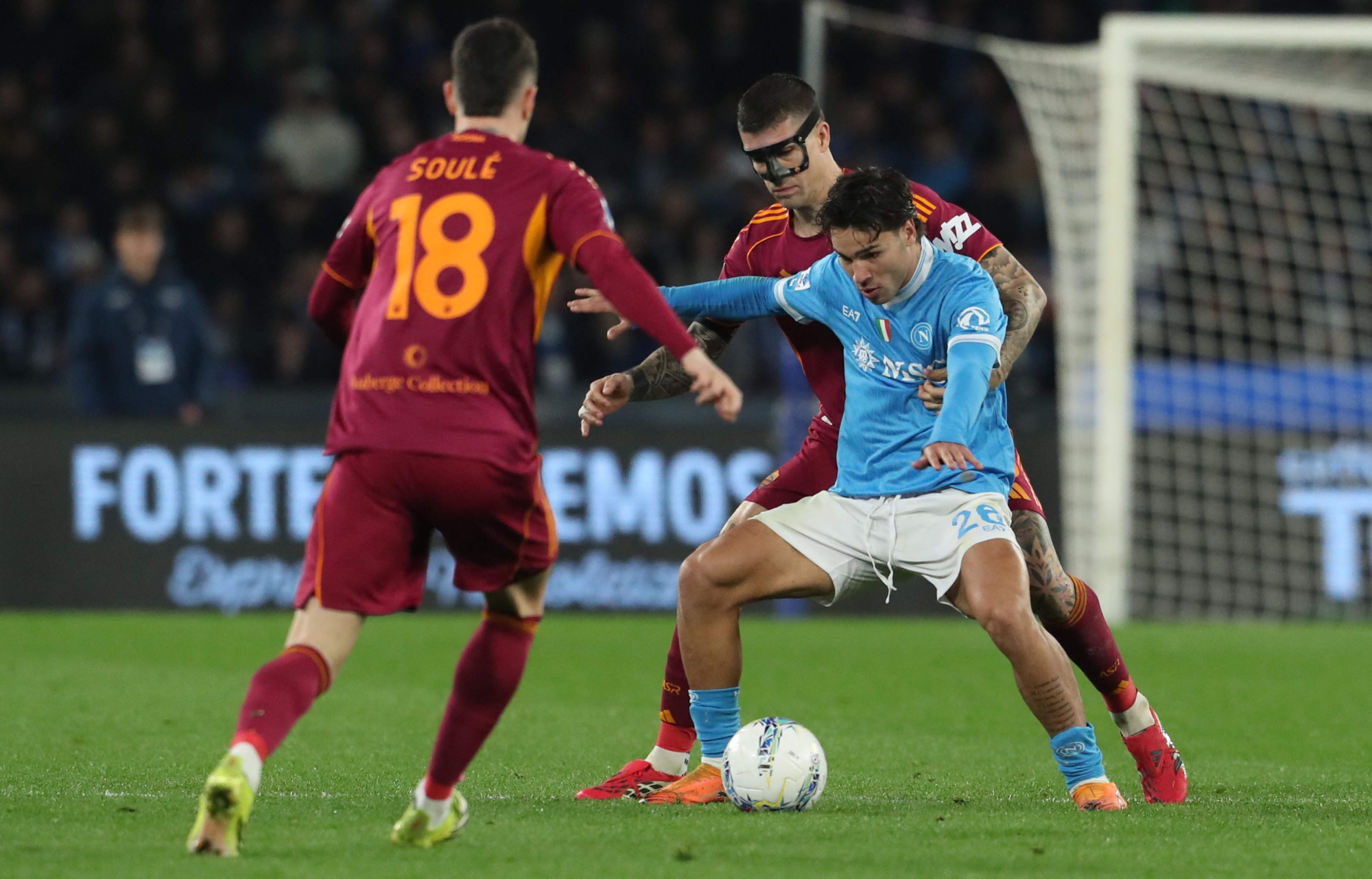 مباراة نابولي وروما في الجولة 25 من الدوري الإيطالي