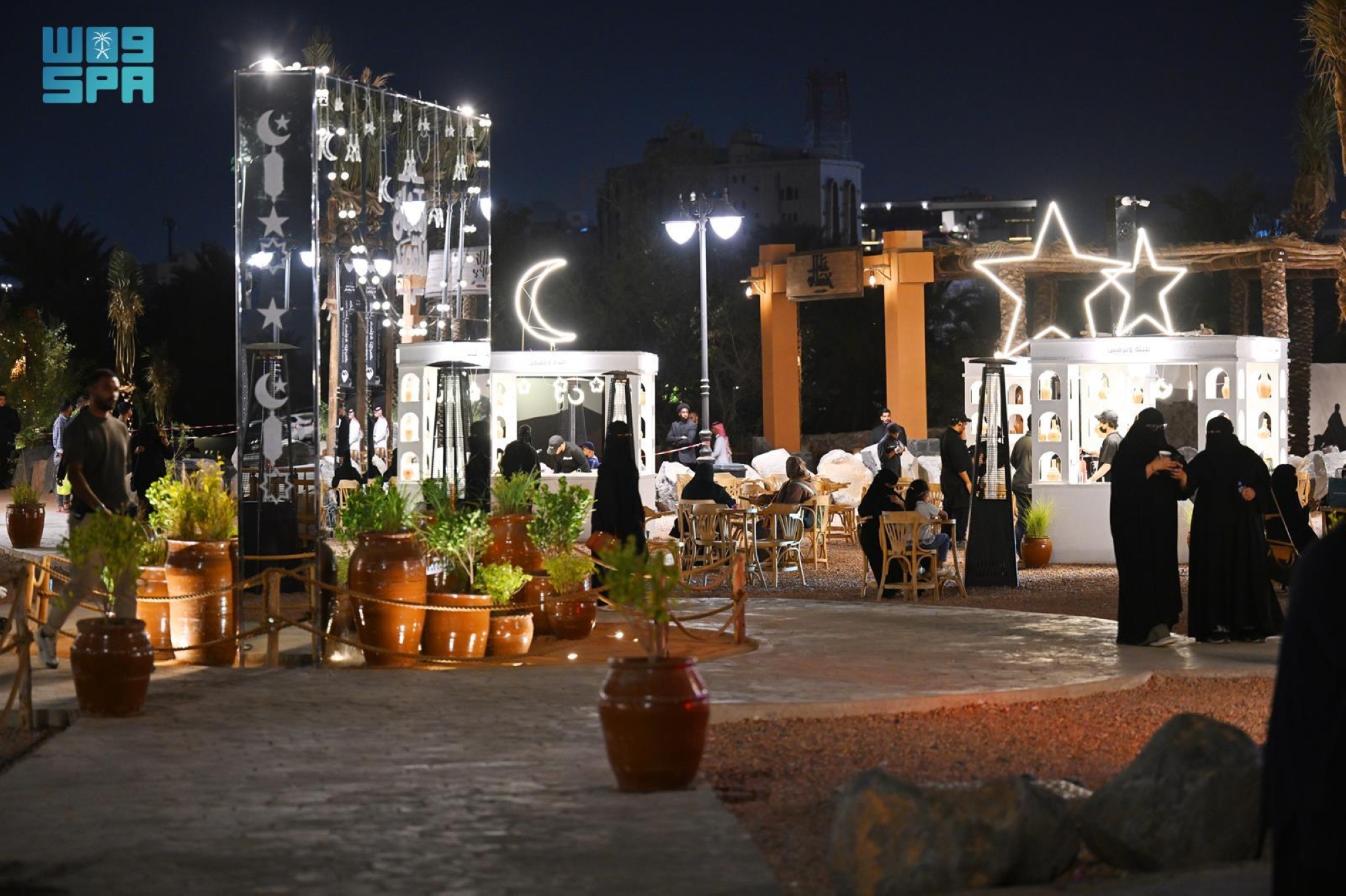 تشهد الأسواق حركة نشطة وإقبالًا متزايدًا لتأمين الاحتياجات الرمضانية