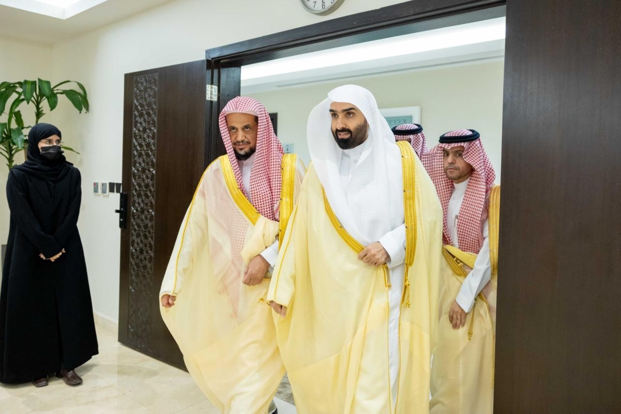 "اليوسف" يباشر مهامه نائباً عاماً برفقة "المعجب"