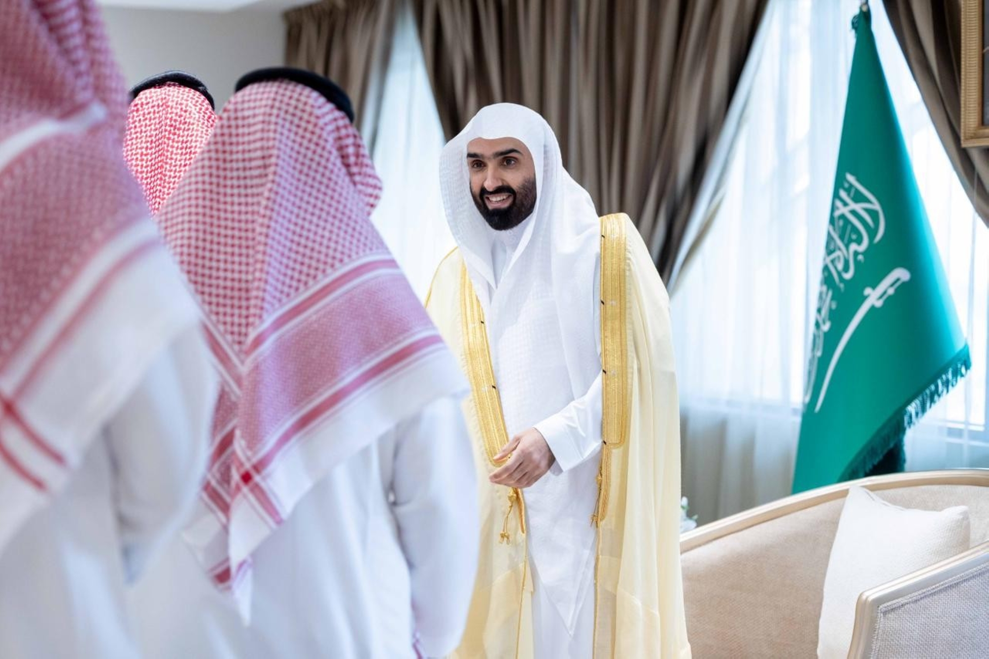 "اليوسف" يباشر مهامه نائباً عاماً برفقة "المعجب"