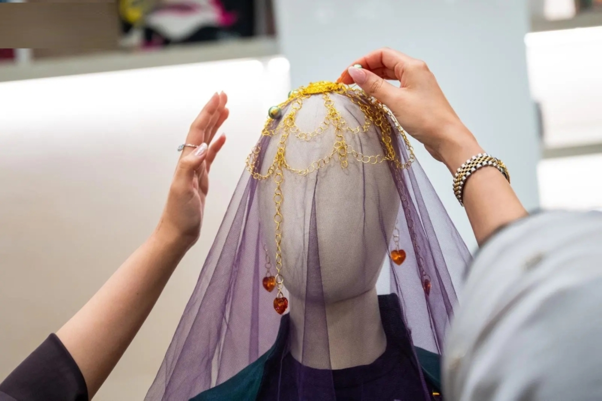 يعزز تنافسية قطاعي الأزياء والتجزئة