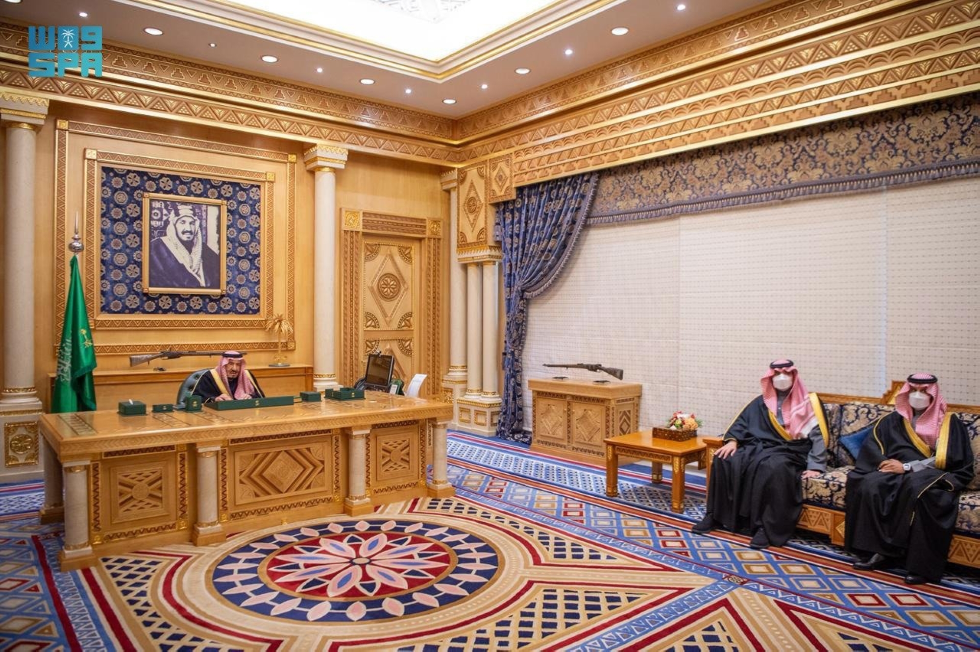 الأمراء والمسؤولون الجدد يؤدون القسم أمام الملك