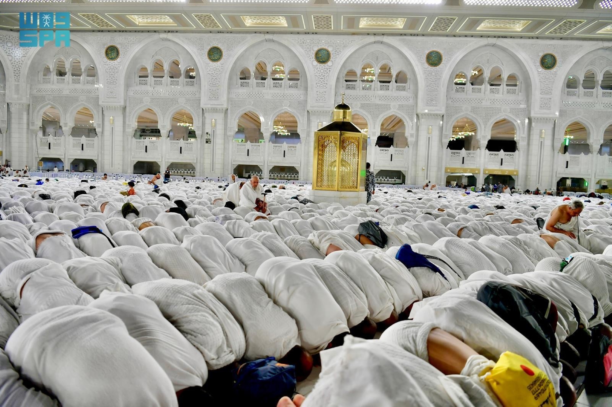  وسط أجواء إيمانية عامرة بالخشوع والسكينة