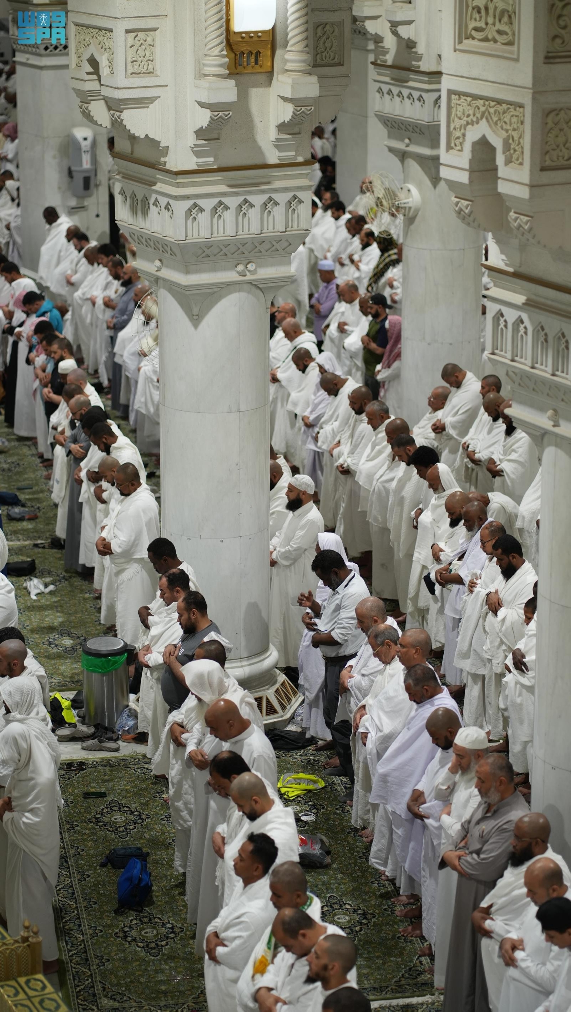  وسط أجواء إيمانية عامرة بالخشوع والسكينة