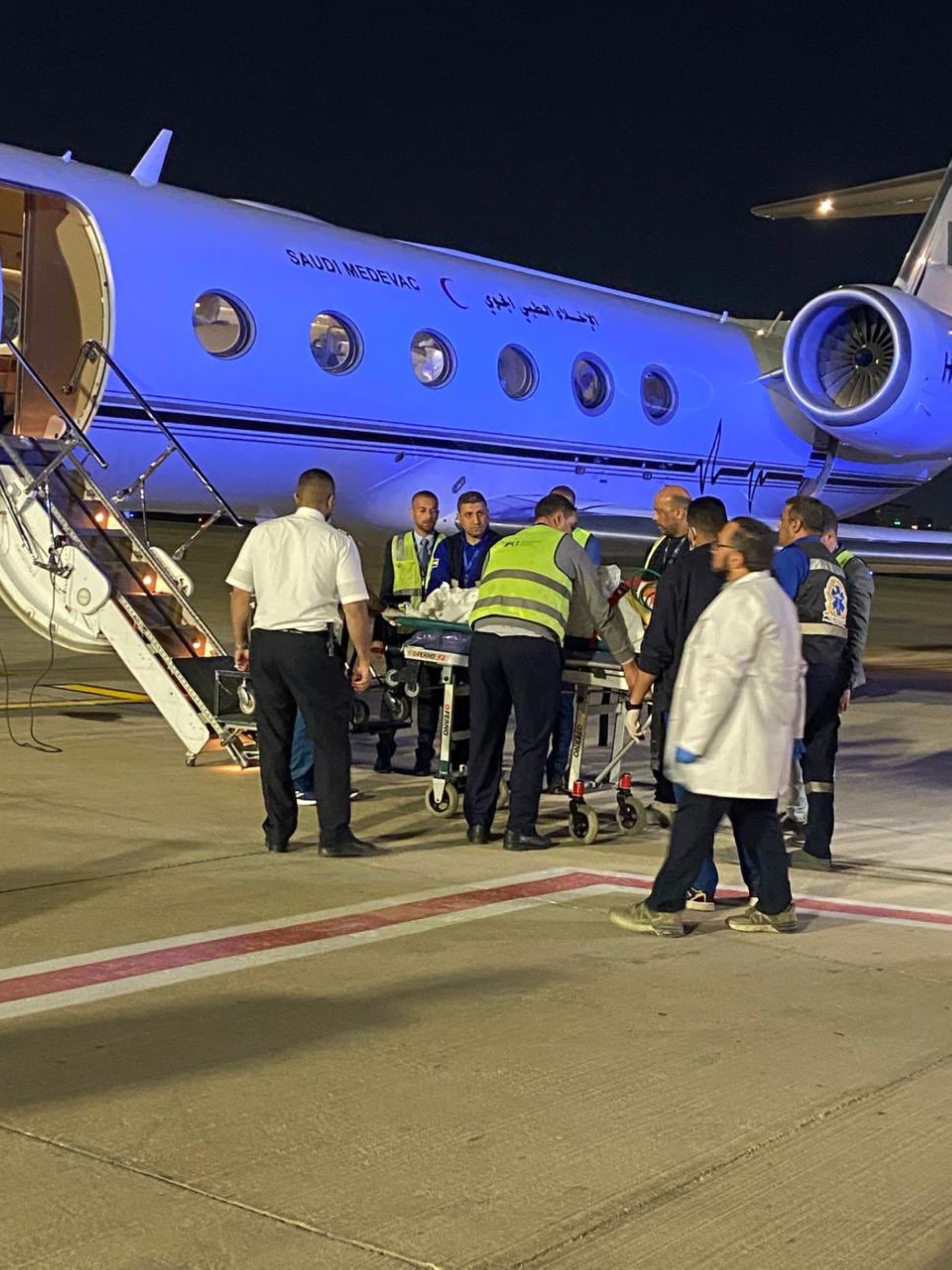 إخلاء مواطنَين حالتهما حرجة لعلاجهما بالمملكة