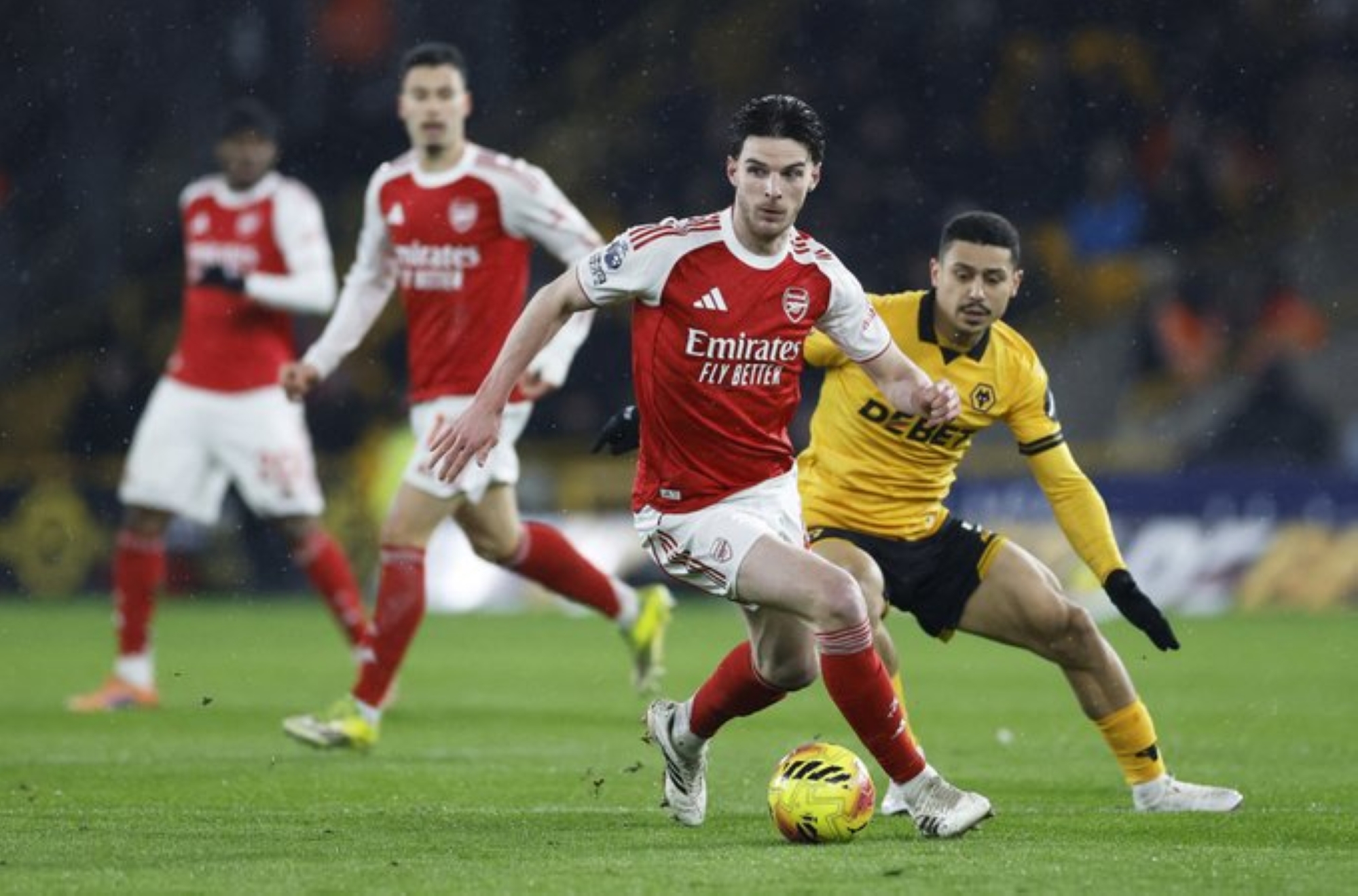 آرسنال يهدر نقطتين ثمينتين بتعادله مع وولفرهامبتون متذيل الترتيب