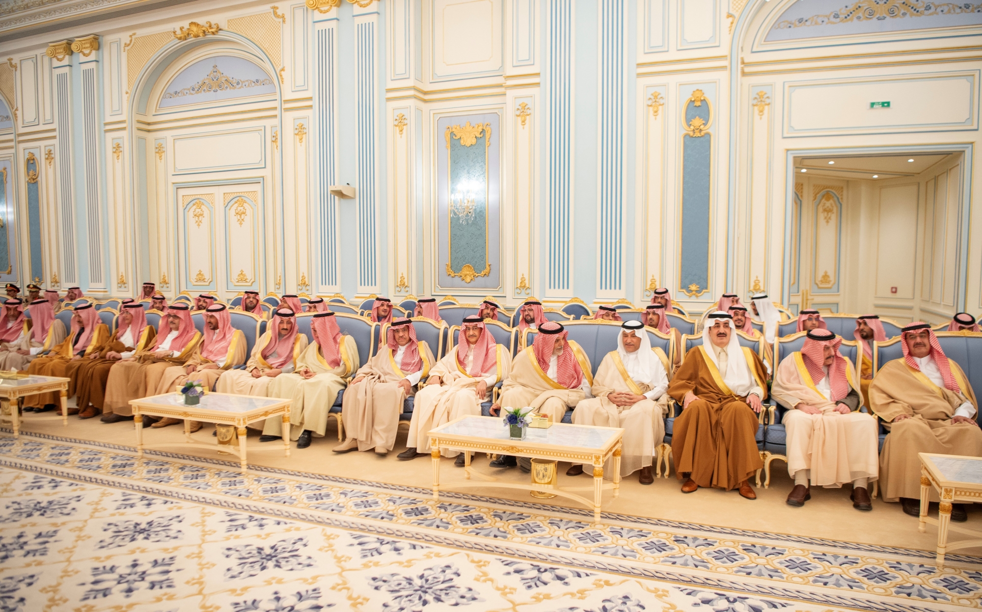 ولي العهد يستقبل المهنئين بشهر رمضان