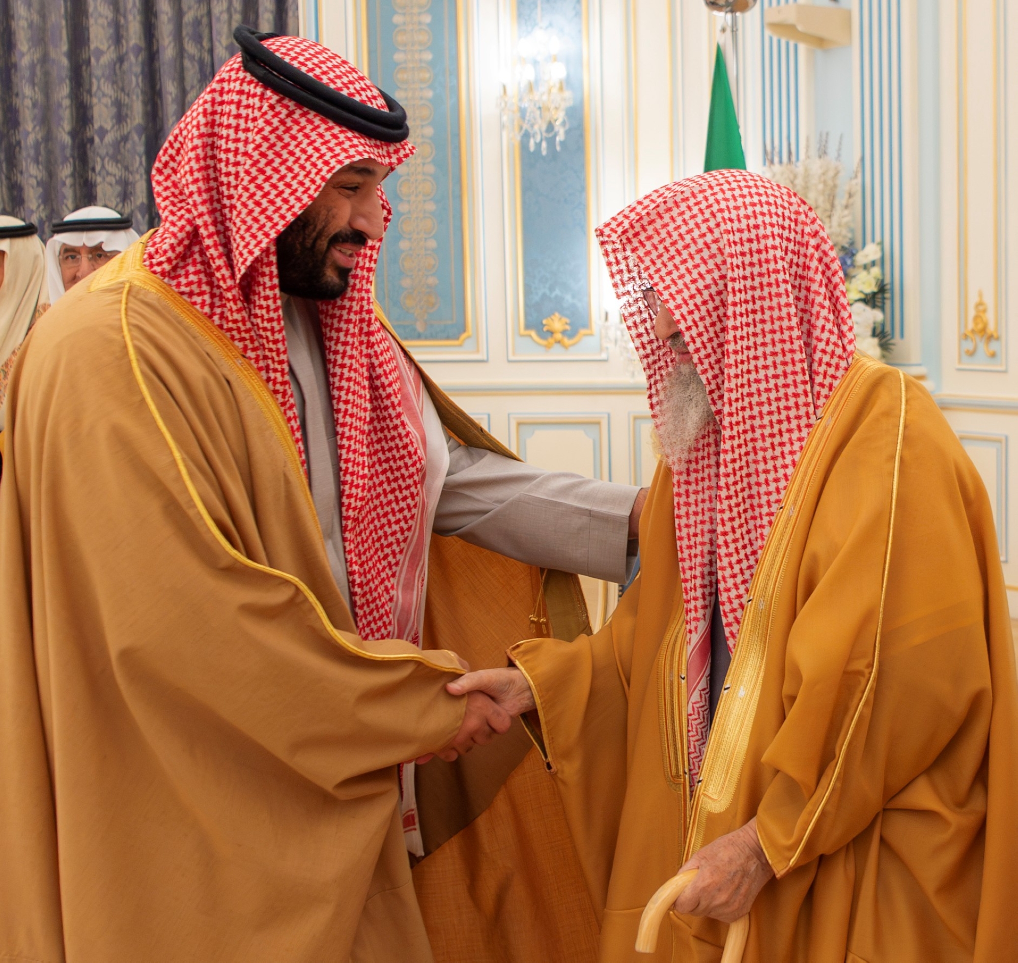 ولي العهد يستقبل المهنئين بشهر رمضان