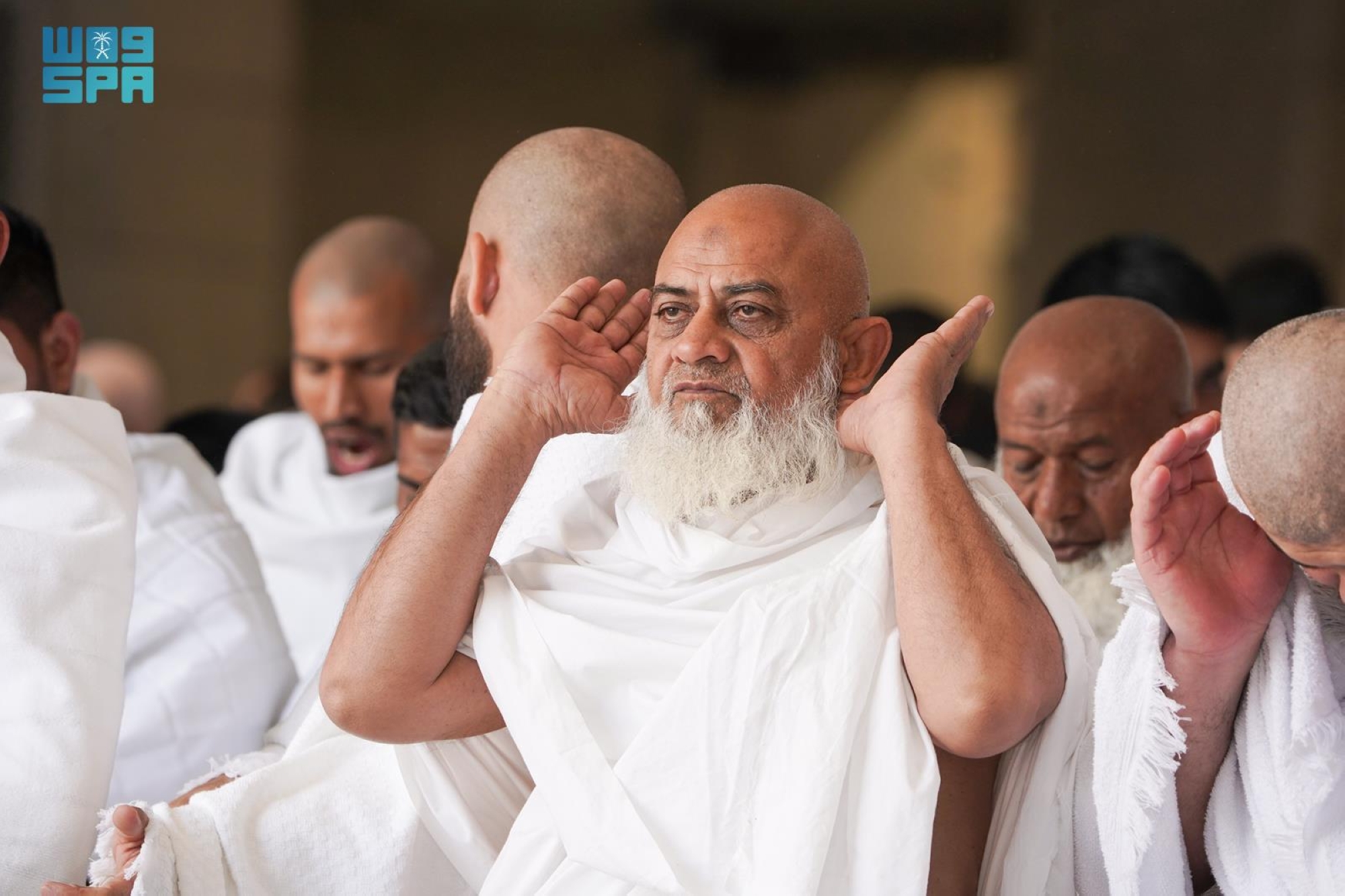 وتكاملت الجهود الميدانية والتنظيمية لضمان راحة المصلين