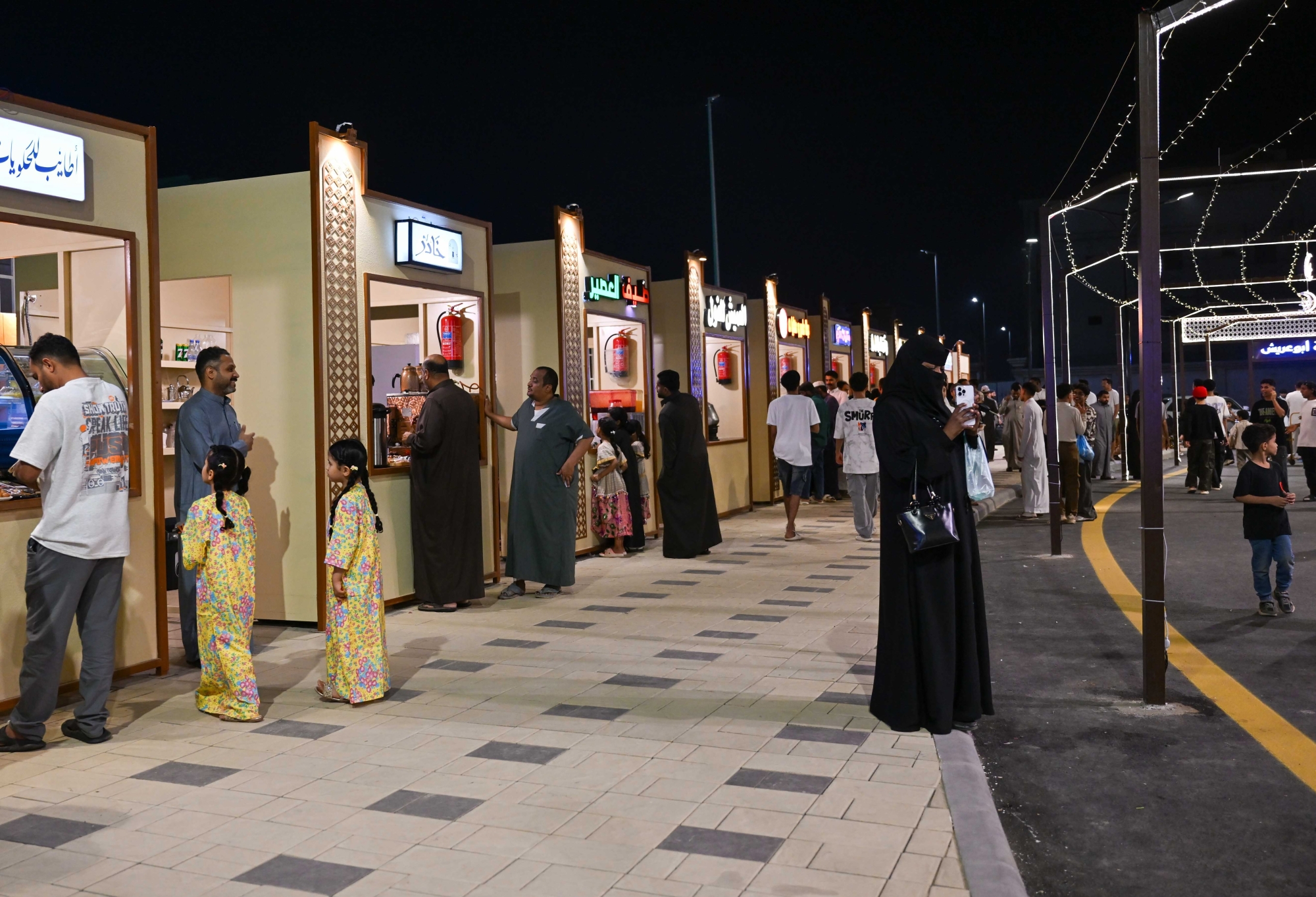 أبو عريش تتلألأ بواجهة رمضانية جديدة تنبض بالحياة