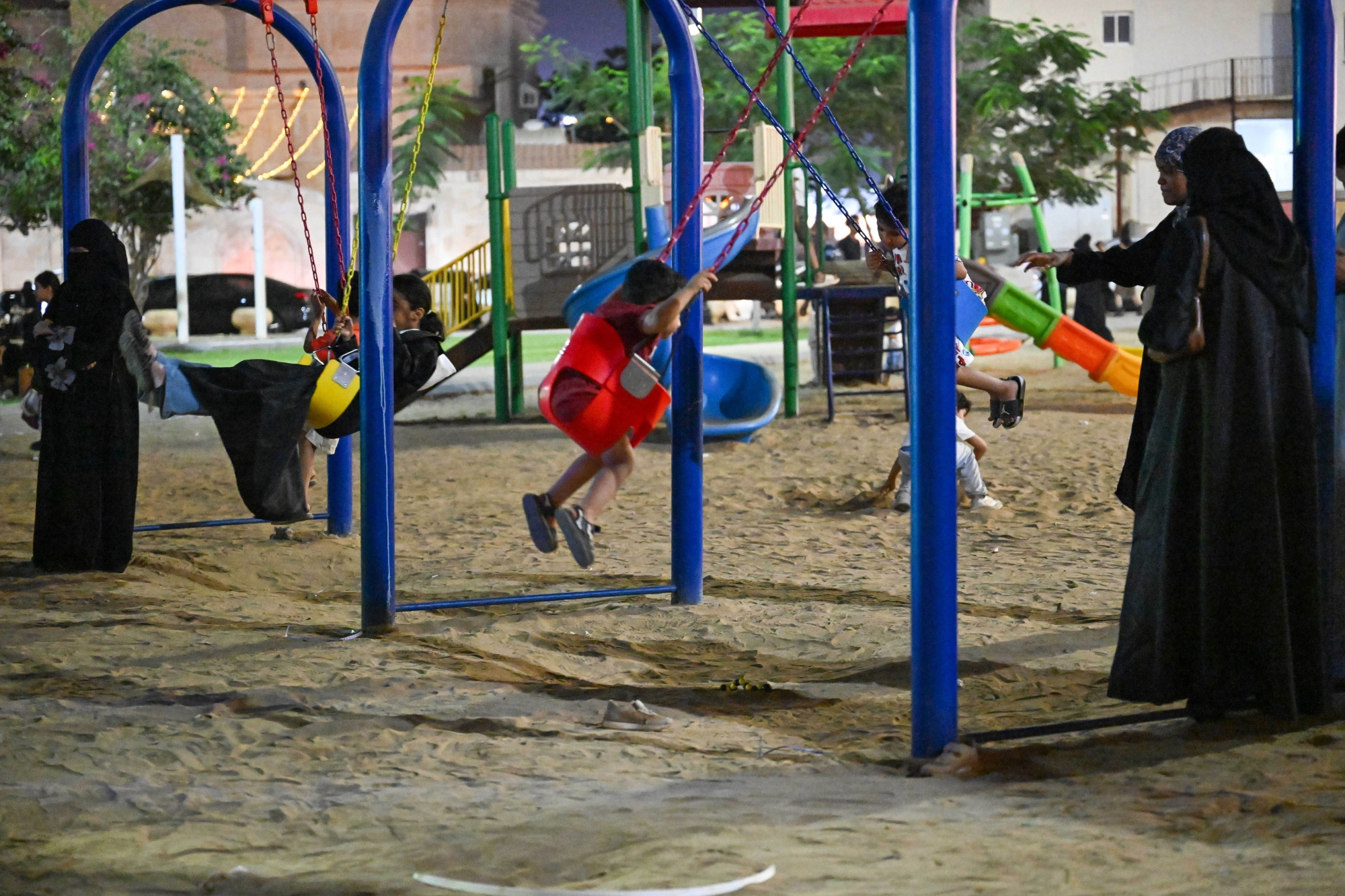 أبو عريش تتلألأ بواجهة رمضانية جديدة تنبض بالحياة