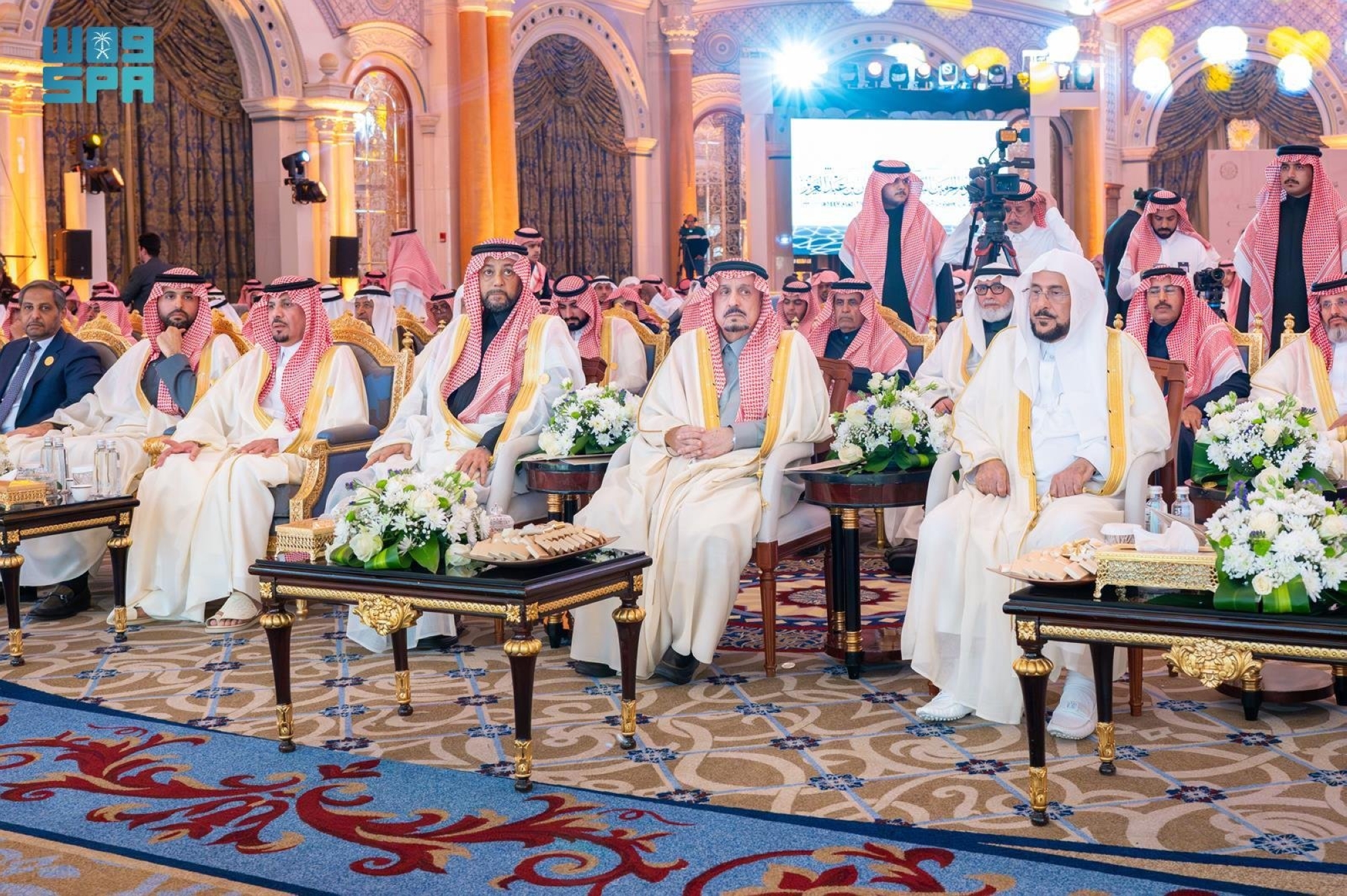 أمير الرياض يكرّم الفائزين بجائزة الملك سلمان لحفظ القرآن