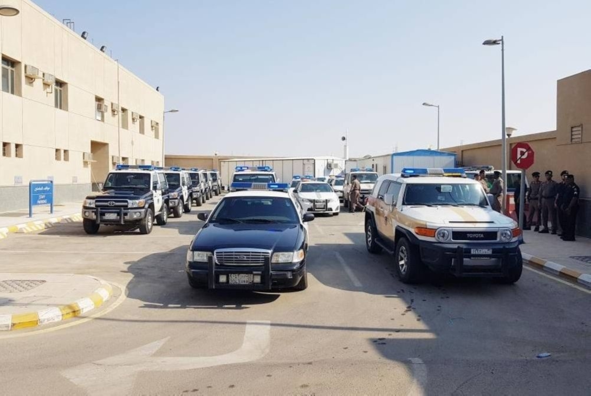 أحالت الشرطة 1389 مخالفًا لاستكمال حجوزات سفرهم