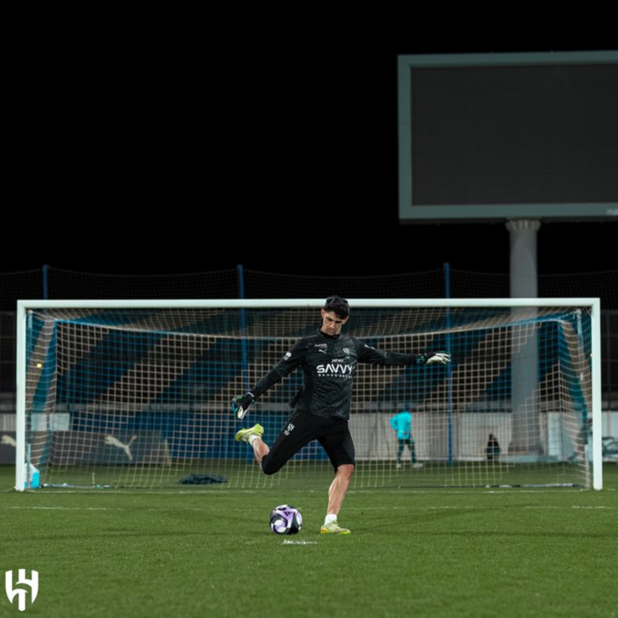 المغربي ياسين بونو حارس مرمى الهلال