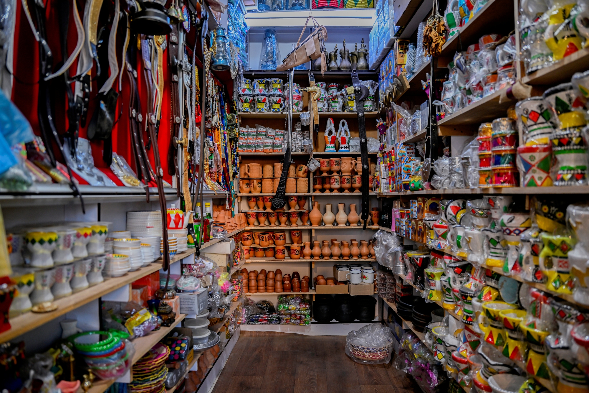 يعزز استدامة الصناعات التقليدية ويثري التجربة السياحية في المنطقة