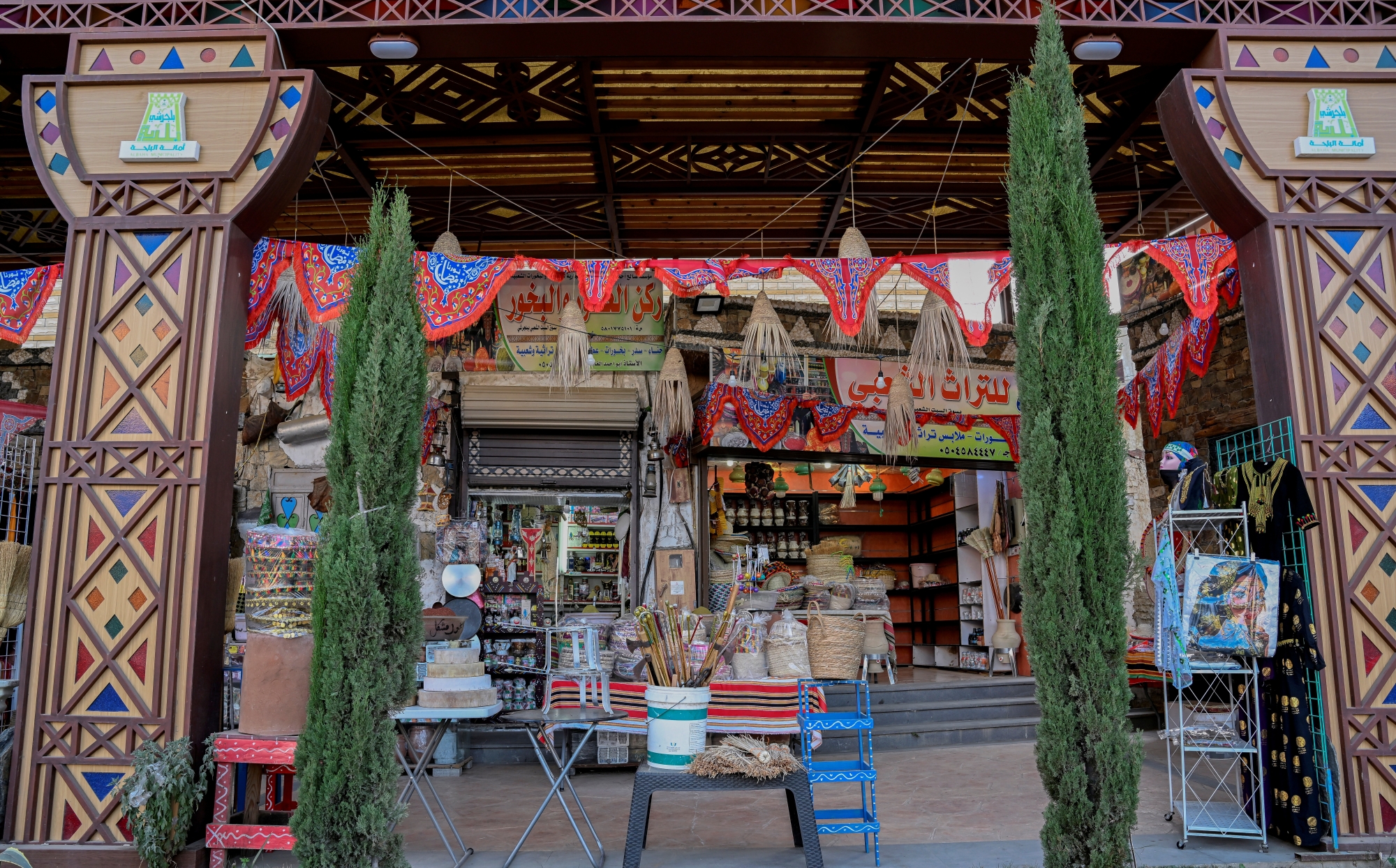 يعزز استدامة الصناعات التقليدية ويثري التجربة السياحية في المنطقة