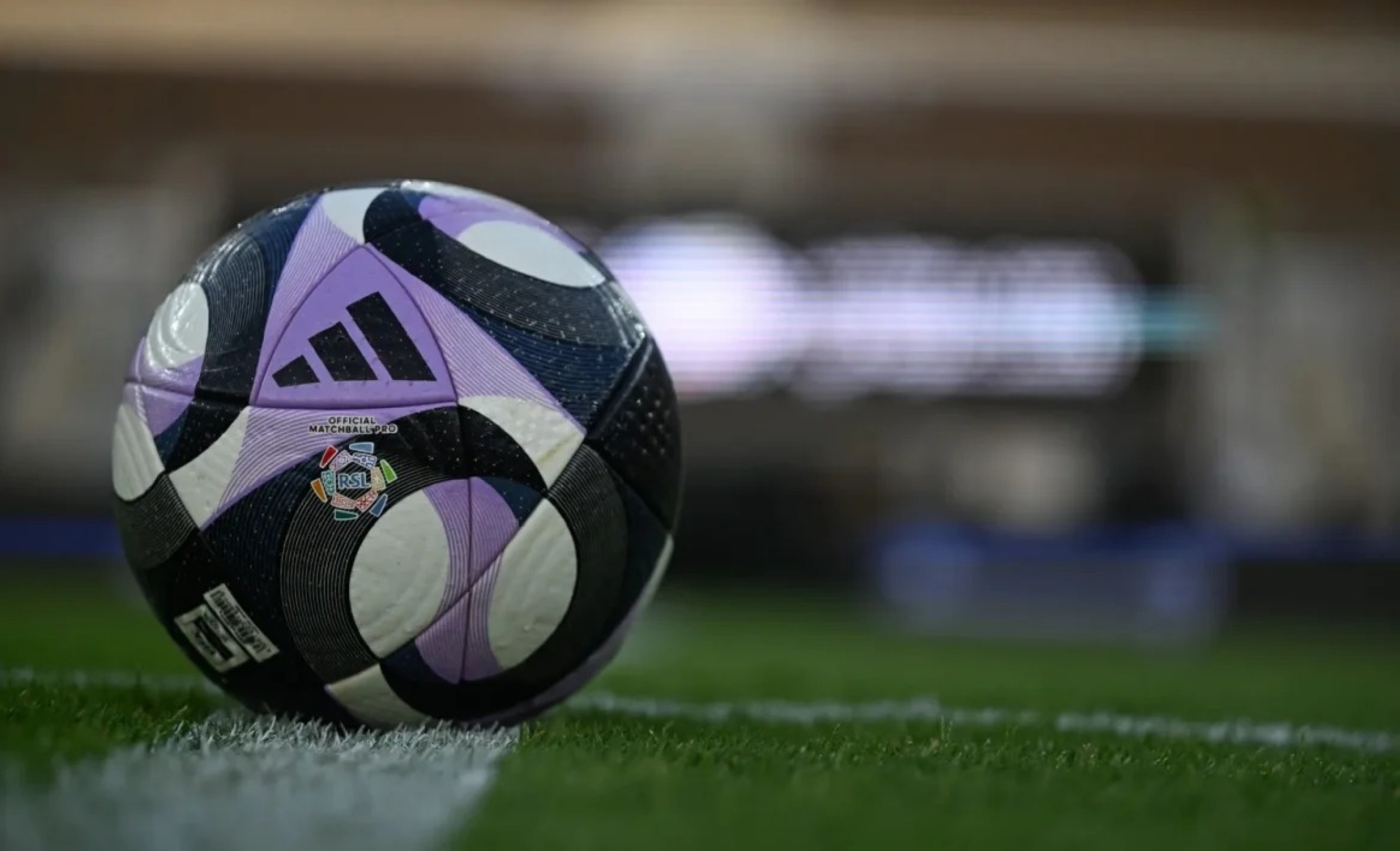 كرة دوري روشن