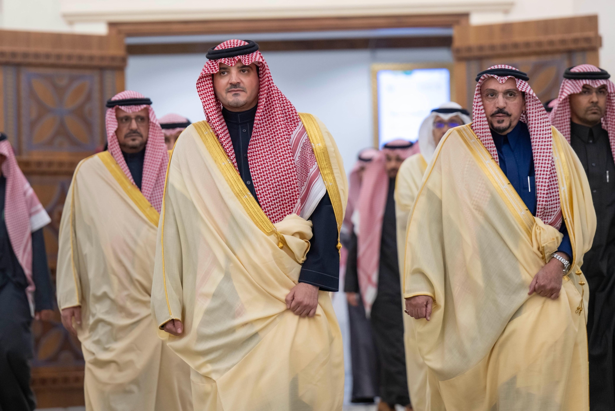 الأمير عبدالعزيز بن سعود يلتقي عددًا من أهالي منطقة القصيم